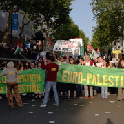 Contre la venue de Bush en France le 5/06/04