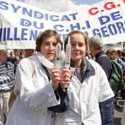 Manifestation à Paris pour la sauvegarde du régime de retraite