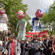 Manifestation à Paris pour la sauvegarde du régime de retraite