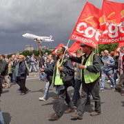 Manifestation à Paris pour la sauvegarde du régime de retraite