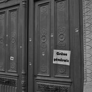 Caen, portes de la préfecture