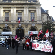 Arrivée devant la Mairie du 20e