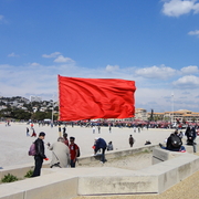 Le drapeau rouge flotte sur Marseille