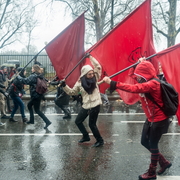 Jolie mÃ´me sous la pluie