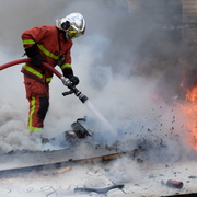 pompiers contre le feu