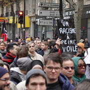 À PEINE VOILÉ