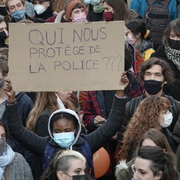 Qui nous protège de la Police ?