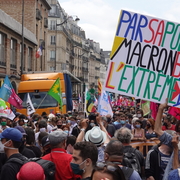 contre extrême droite