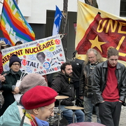 contre la guerre