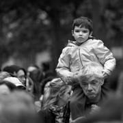 Sur les épaules