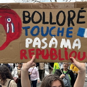 Bolloré, touche pas à ma république