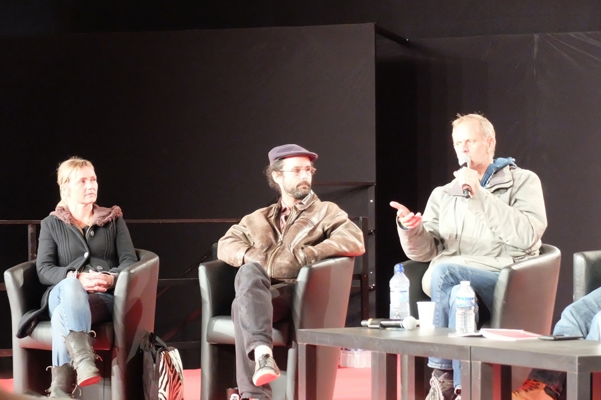 huma201720170004_1.jpg